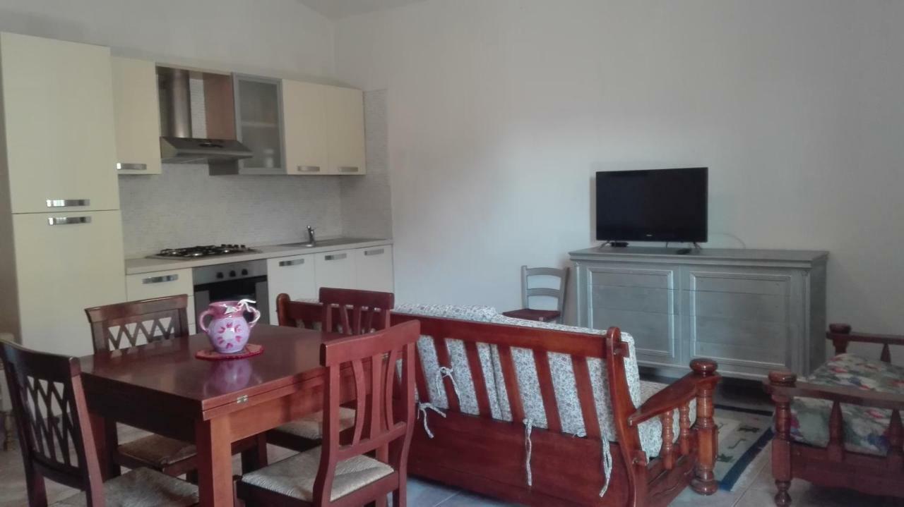Sunflower House Apartman Siniscola Kültér fotó